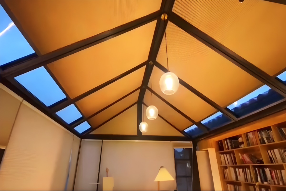 Rèm trần tổ ong tự động