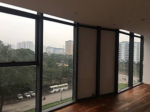 Rèm cong tự động tại Showroom Công ty nội thất Anh Đoàn - Tòa nhà New Skylight, Hà Đông, Hà Nội.