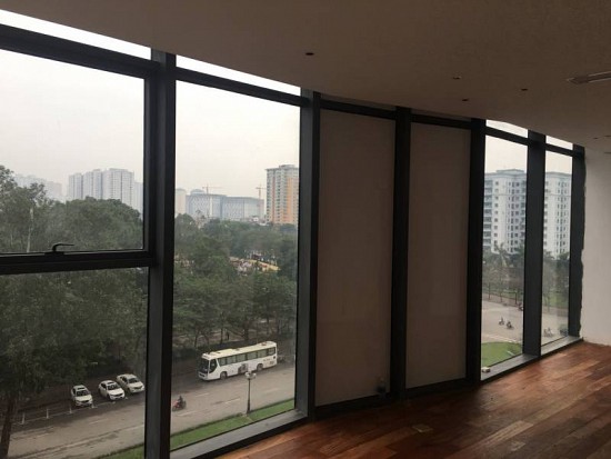 Rèm cong tự động tại Showroom Công ty nội thất Anh Đoàn - Tòa nhà New Skylight, Hà Đông, Hà Nội.