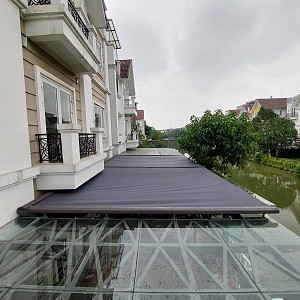 Hệ rèm trần phẳng tự động cao cấp Skylight che nắng trên mái kính, trần kính tại Vinhome Riverside Long Biên, Hà Nội