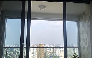 Hệ rèm cuốn tự động Vertical CN Zipper Blinds tại nhà khách ở Vinhome Metropolis Liễu Giai - Hà Nội