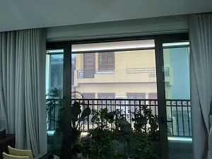 Câu chuyện nhỏ về hệ rèm cuốn dây cáp dùng tay che nắng ban công tại Lạc Trung, Hai Bà Trưng, Hà Nội - khi “bán những gì mình có”