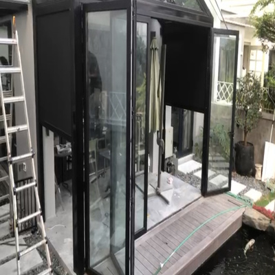 Hệ rèm cuốn tự động che nắng mưa, chắn gió cao cấp ngoài trời Zipper Blinds tại Vinhome Reverside