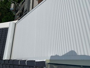 Hệ nhôm cuốn Thượng Hải Aluminium Shanghai Skylight tự động - Giải pháp che nắng trần kính ngoài trời cho biệt thự cao cấp tại Hà Nội 