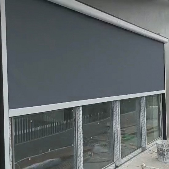 Rèm tự đông cao cấp ngoài trời Zipper Blinds che nắng, mưa gió tại Biệt thự 4 tầng ở Bắc Giang