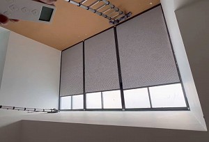 Rèm trần tổ ong tự động – giải pháp che nắng tinh tế dành cho ô giếng trời nhà phố tại Thành phố Hồ Chí Minh