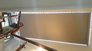 Rèm trần phẳng tự động che nắng giếng trời, trần kính - Case study giải pháp cho nhà phố 04 tầng tại Hà Nội