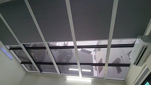 Hệ rèm trần tổ ong tự động che nắng mái kính nhà phố tại Thanh Xuân Hà Nội