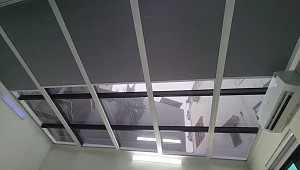 Hệ rèm trần tổ ong tự động che nắng mái kính nhà phố tại Thanh Xuân Hà Nội