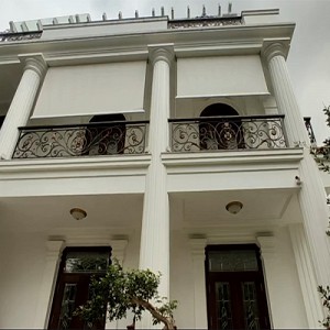 Rèm cuốn tự động dây cáp ngoài trời nhà khách tại Lào Cai