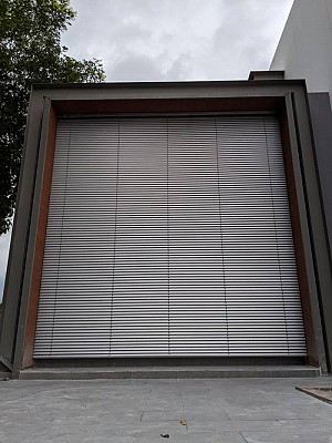 Rèm sáo nhôm tự động ngoài trời tại Thảo Điền