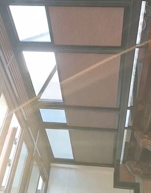 Hệ rèm trần tổ ong tự động che nắng mái kính nhà phố Mai Anh Tuấn, phường Ô Chợ Dừa, quận Đống Đa, Hà Nội