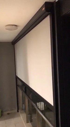 Hệ rèm tự động Zipper che nắng, mưa gió ban công, logia chung cư cao cấp Vinhome Grand Park quận 9, thành phố Hồ Chí Minh