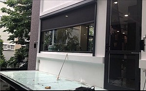 Hệ rèm cuốn tự động che nắng ngoài trời Zipper tại khu nhà vườn Imperia Garden - 203 Nguyễn Huy Tưởng - Thanh Xuân - Hà Nội