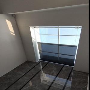 Rèm trần phẳng tự động che nắng giếng trời, trần kính tại nhà phố Đà Nẵng