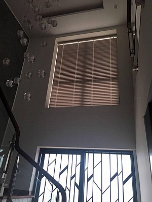 Rèm sáo gỗ tự động nhà khách tại đường Tố Hữu - Hà Đông - Hà Nội.