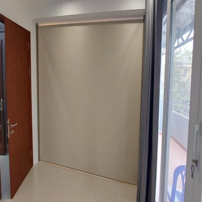 Hệ rèm cuốn tự động ngăn phòng che điều hòa tại nhà khách ở Đường Bưởi, Hà Nội