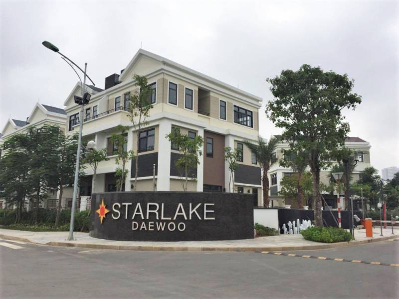 Hệ rèm trần phẳng tự động che nắng trần kính, mái kính tại Vinhome Starlake
